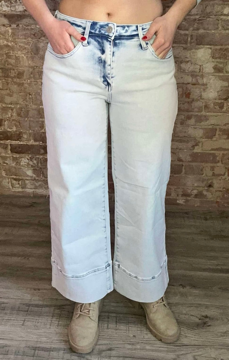 High Rise Wide Leg Cropped Jeans