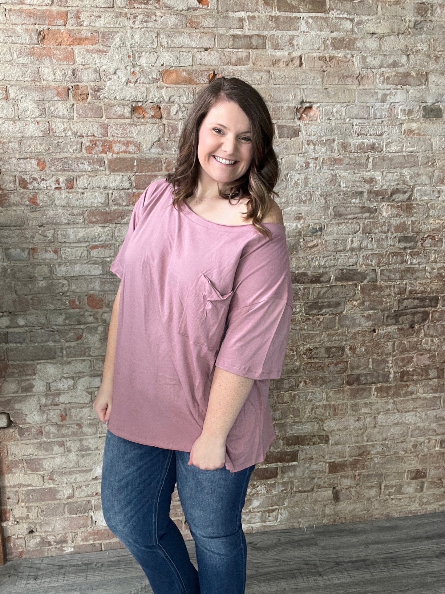 Curvy Simple Loose Neck Tees