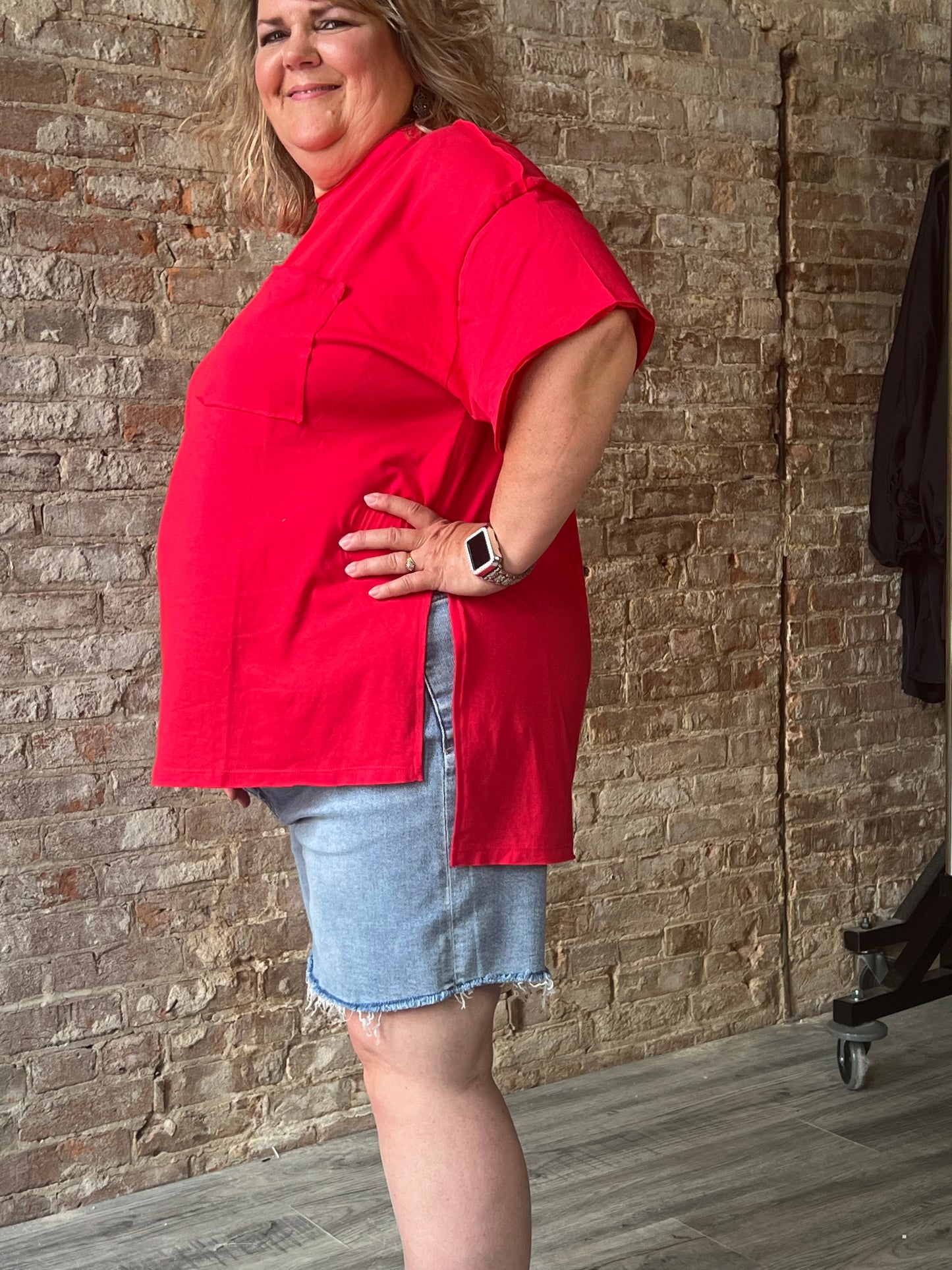 Curvy Front Pocket Raw Edge Boyfriend Tee ~ Red