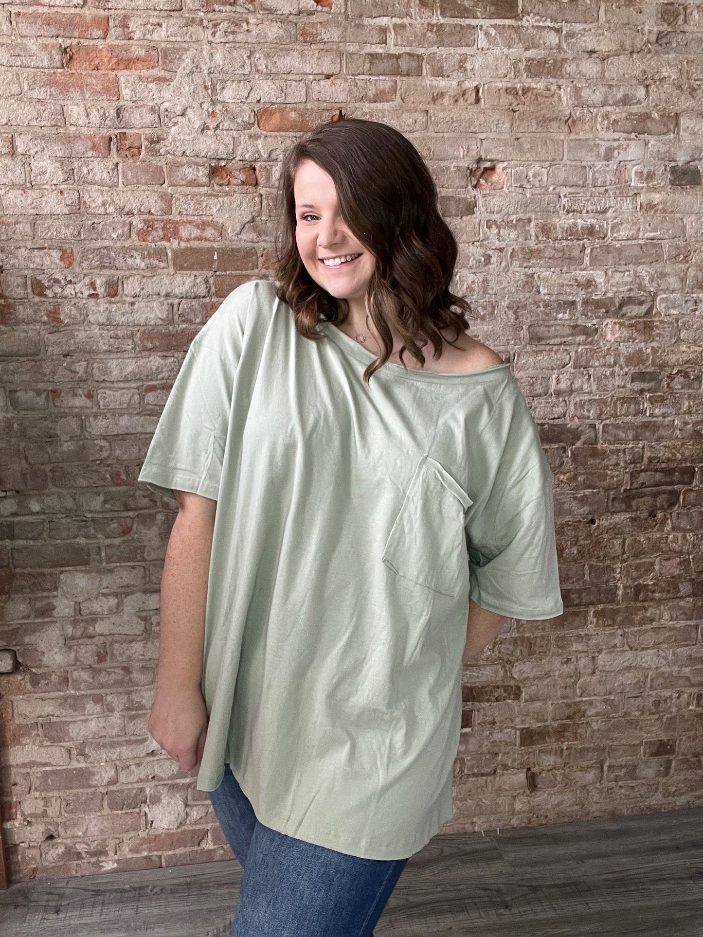 Curvy Simple Loose Neck Tees
