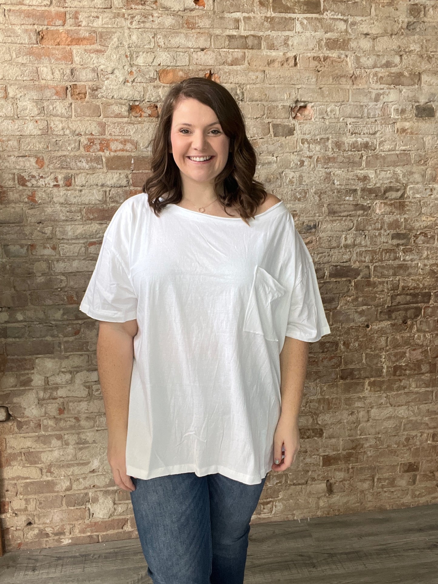 Curvy Simple Loose Neck Tees