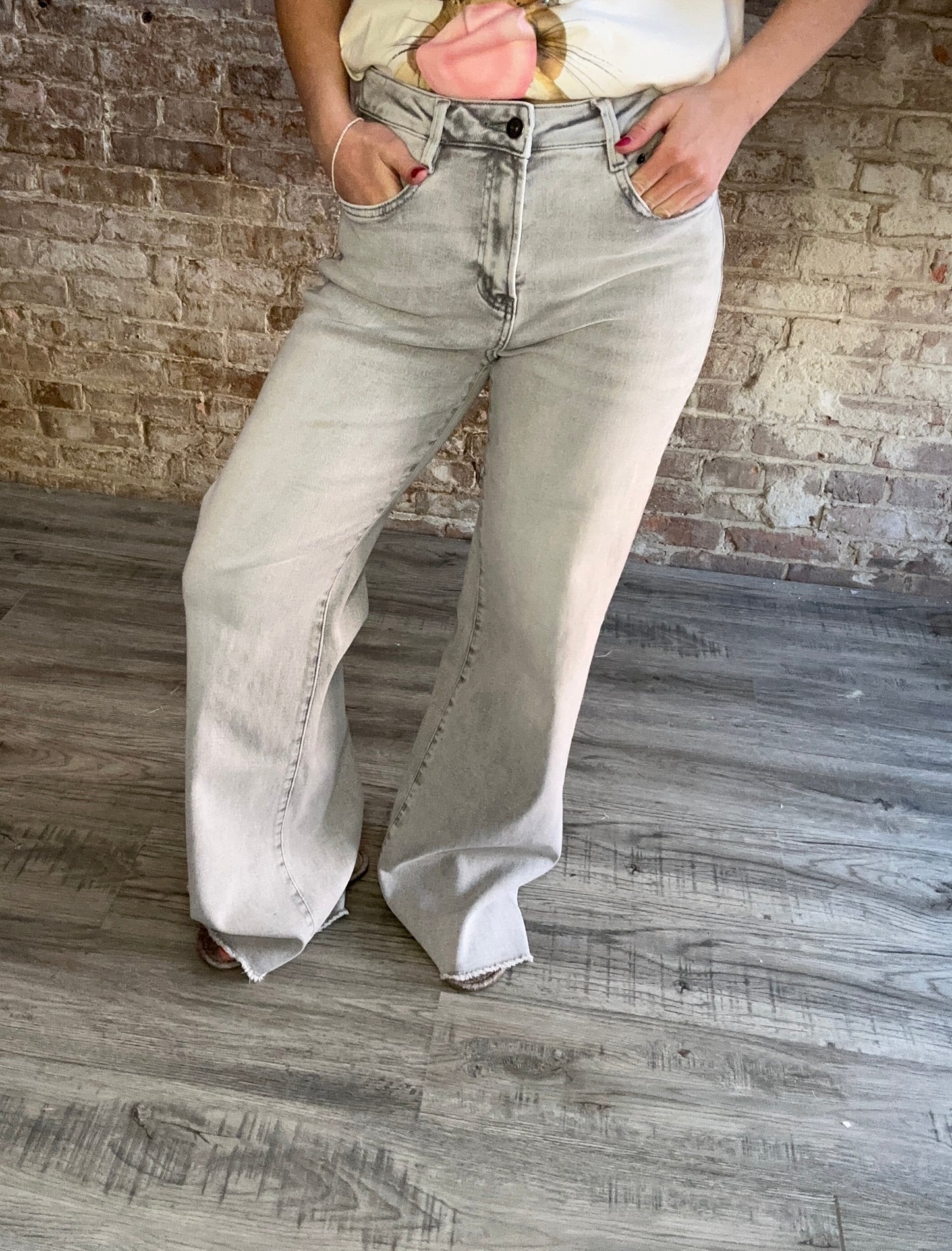 Super High Wide Leg with Raw Hem ~ Gray
