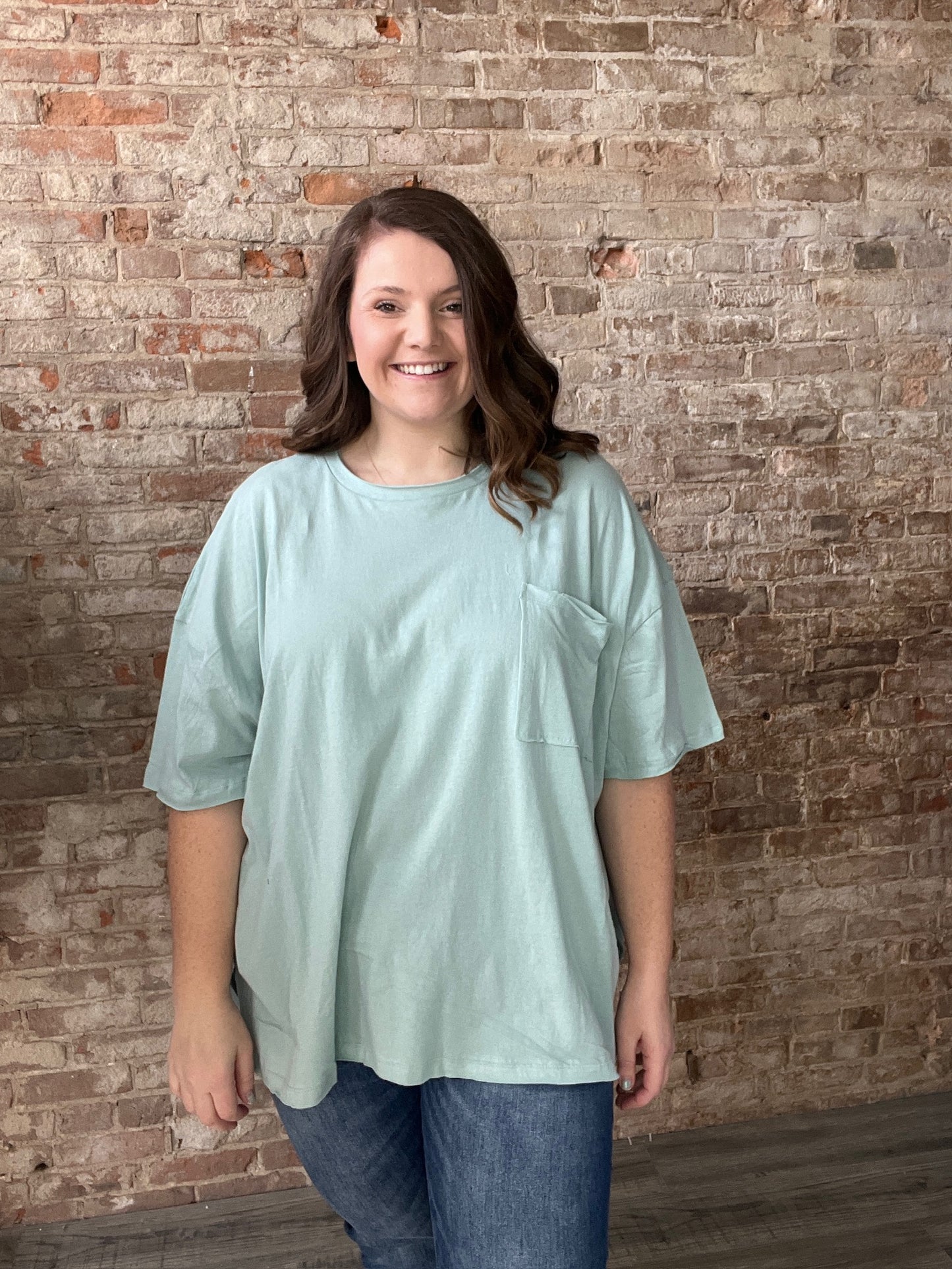 Curvy Simple Short Sleeved Tee
