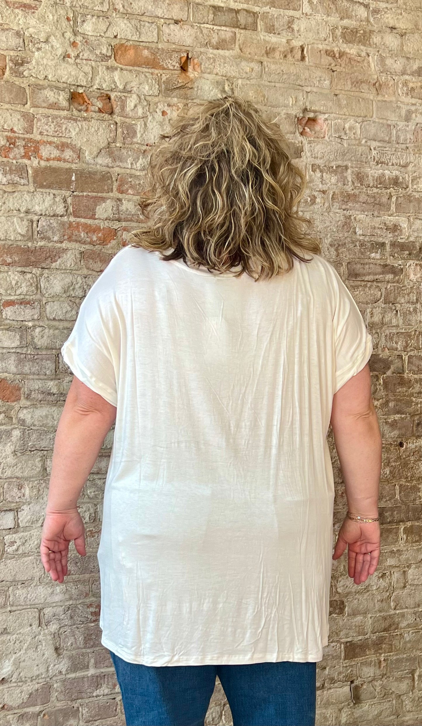 Curvy V Neck Short Sleeve Top ~ White