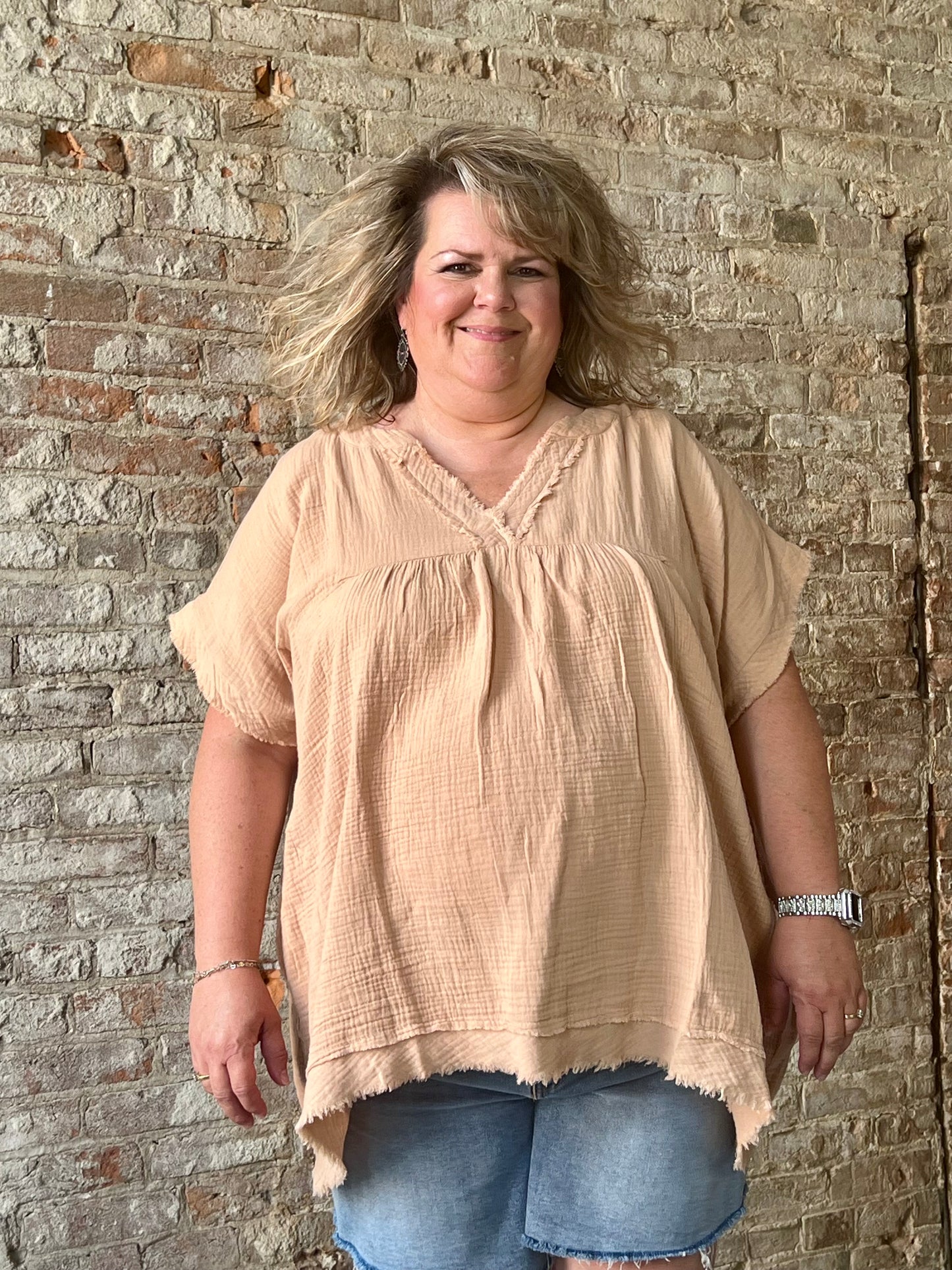 Curvy Gauze Raw Edge Short Sleeve V-neck Shirt ~ Lt Camel