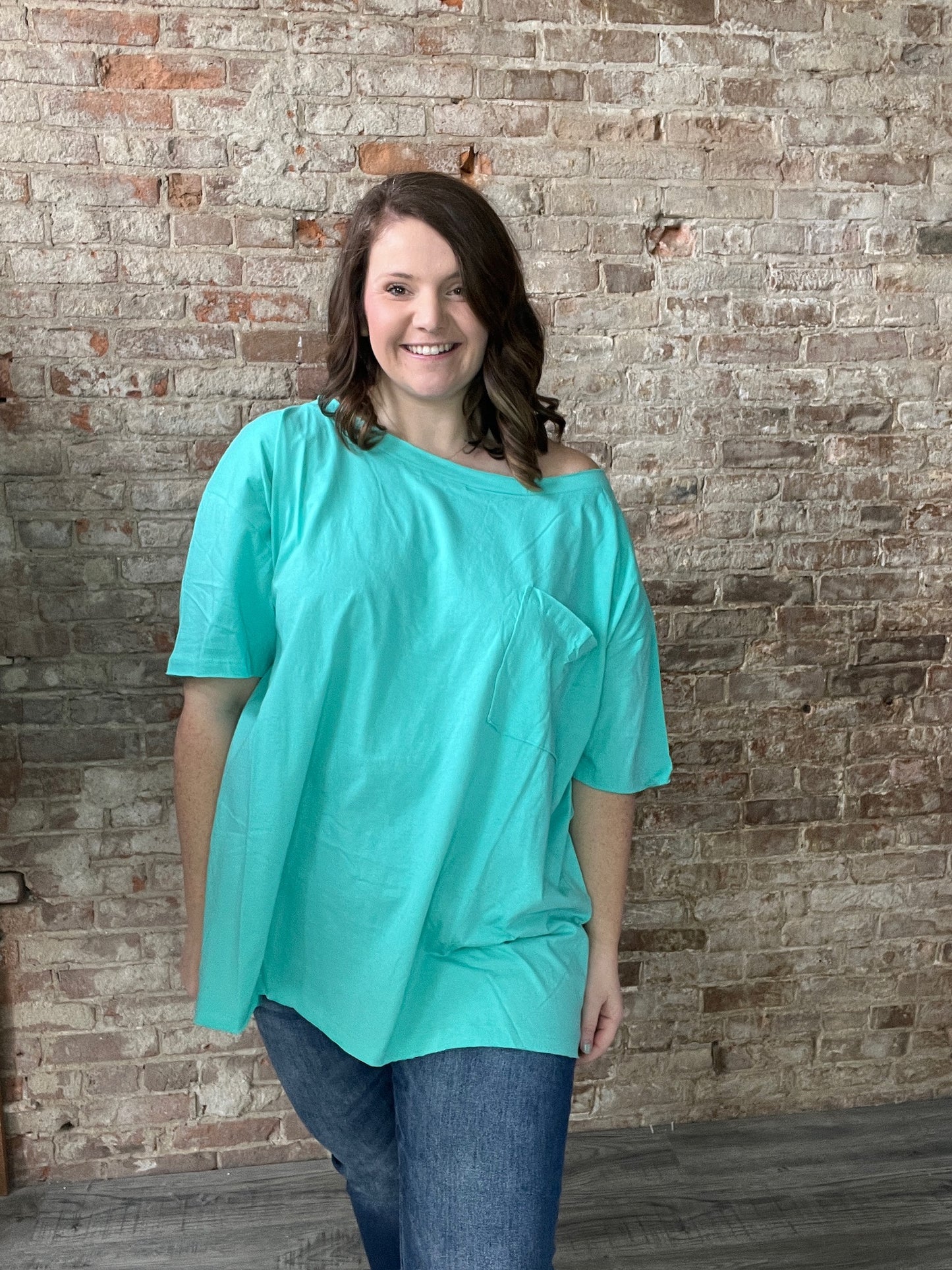 Curvy Simple Loose Neck Tees