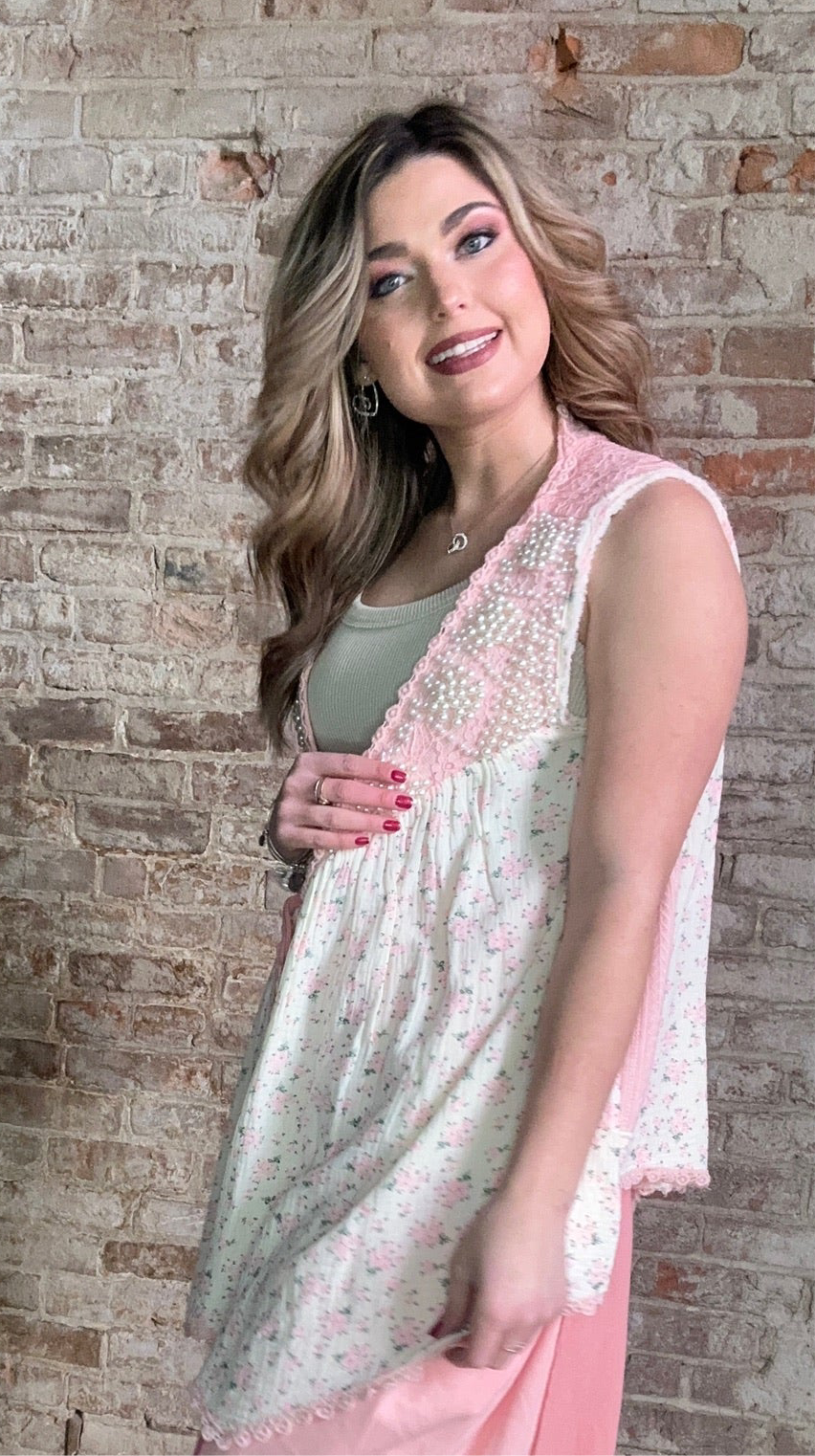 Sleeveless Open Front Layering Cardigan with Florals and Pearls