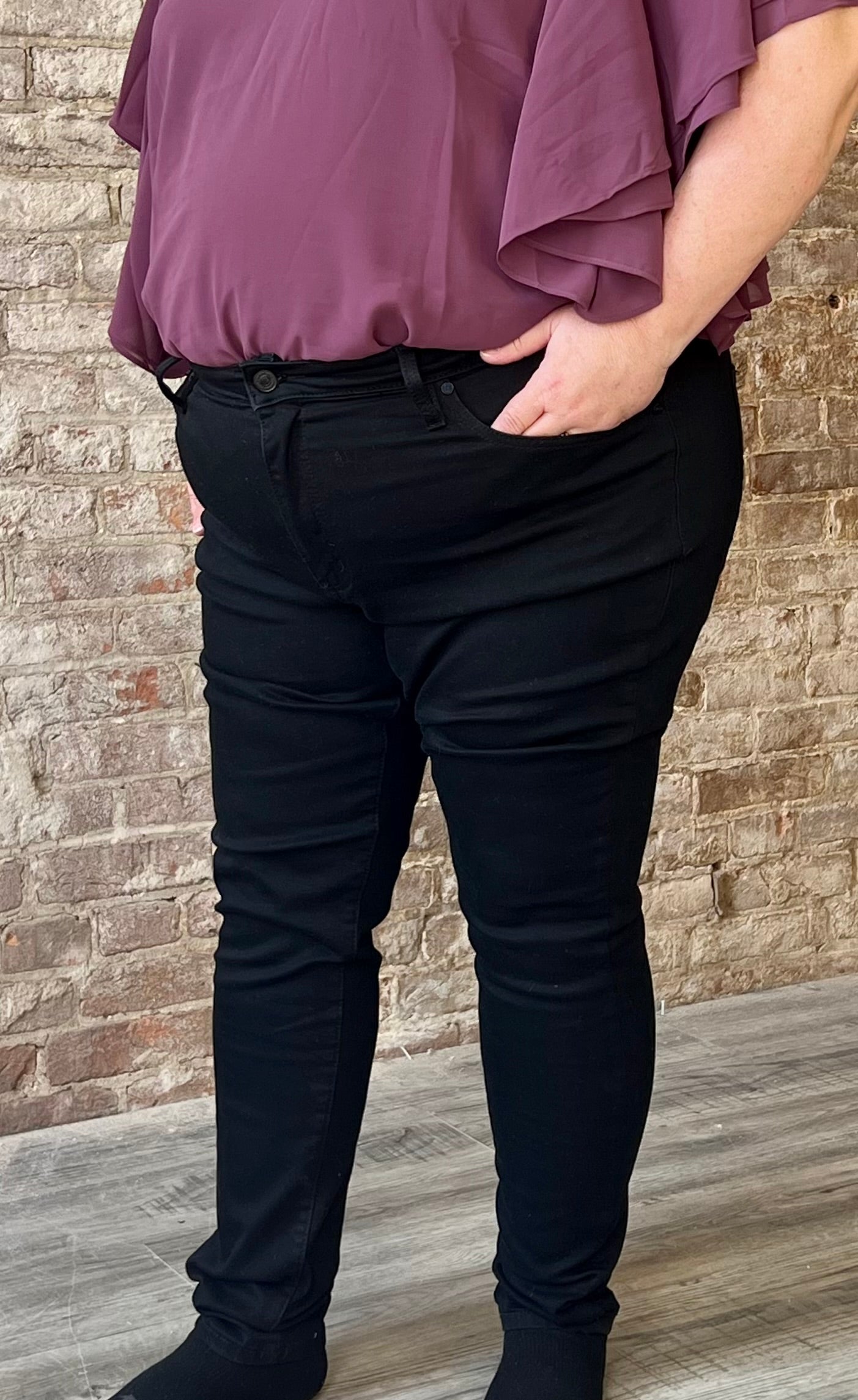Curvy High Rise Skinny Black KanCans