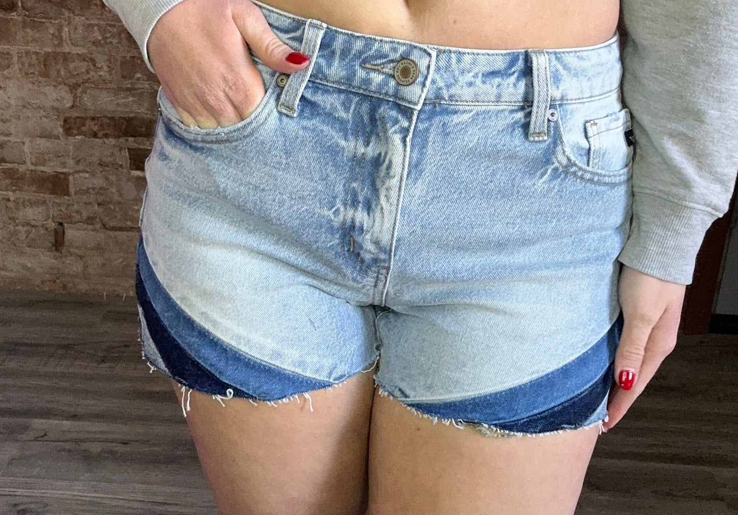 High Rise Shorts with Detailed Leg