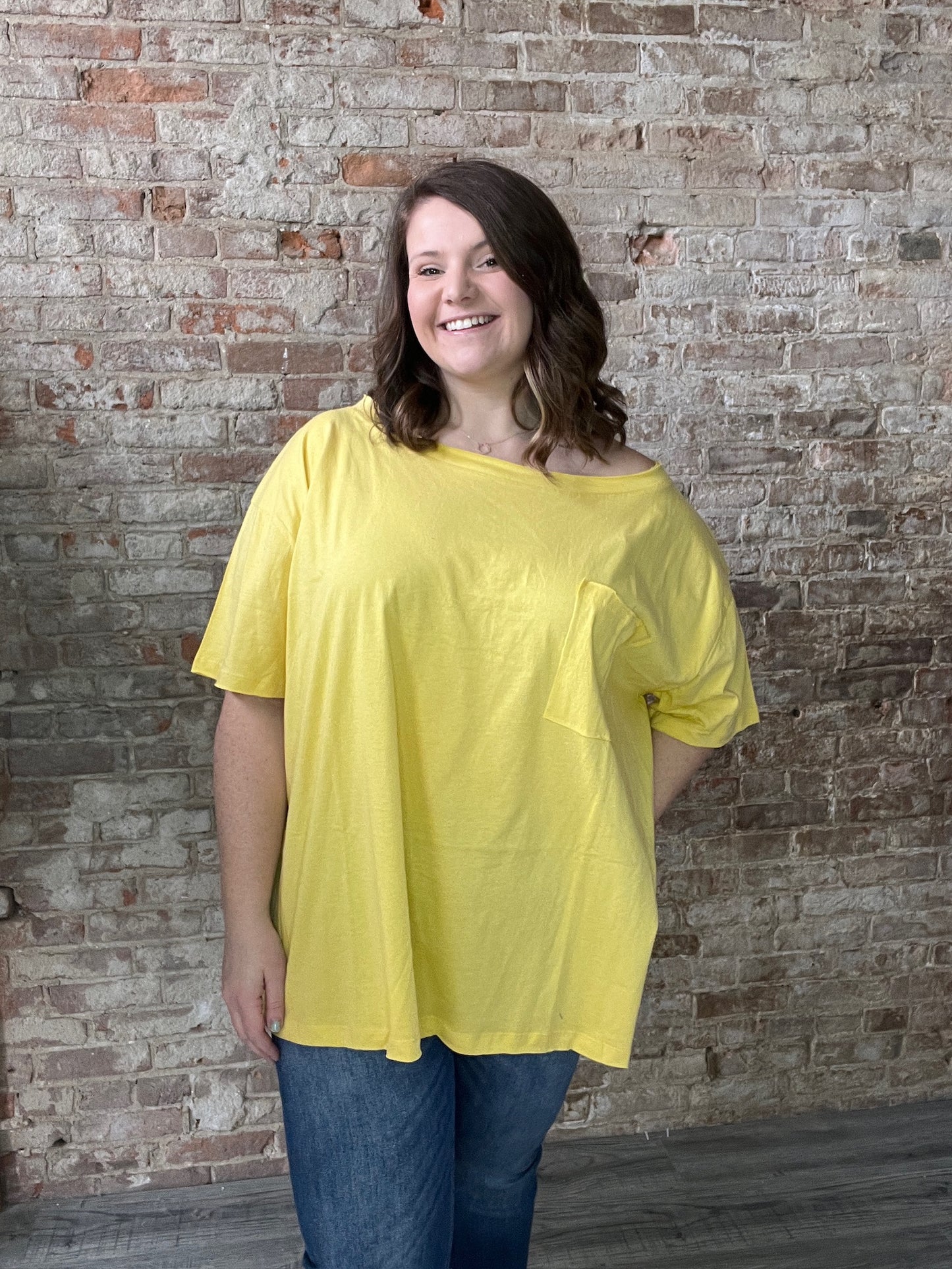 Curvy Simple Loose Neck Tees