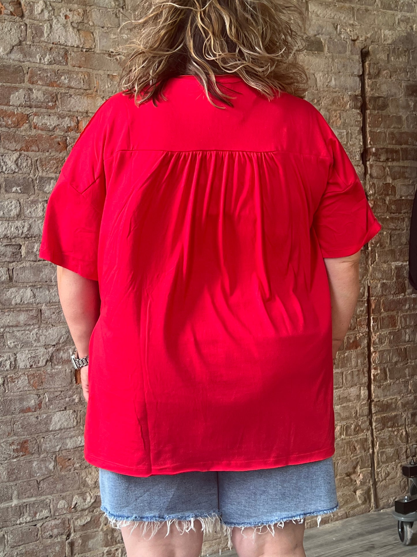Curvy Front Pocket Raw Edge Boyfriend Tee ~ Red