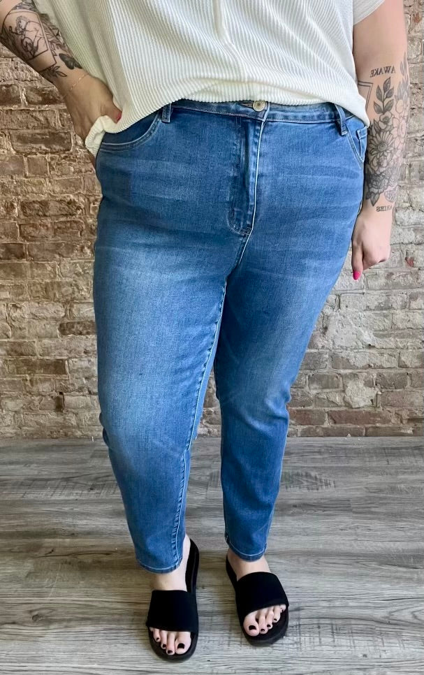 Curvy High Rise Vervet Light Wash Skinny Jean