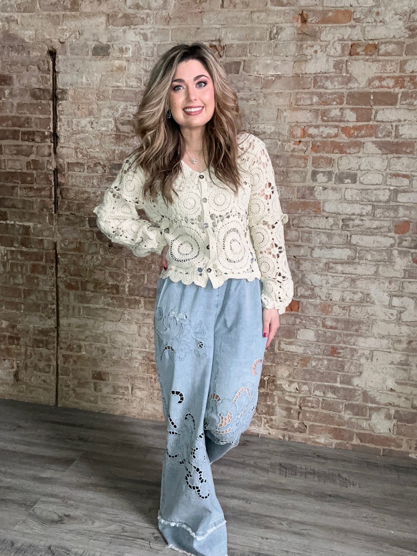 Vintage Washed Laser Cut Wide Leg Jeans
