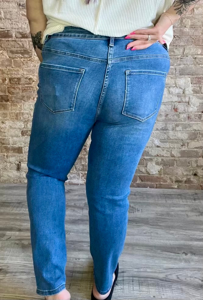 Curvy High Rise Vervet Light Wash Skinny Jean