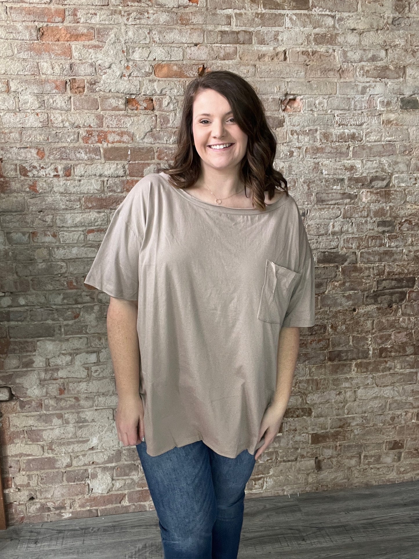 Curvy Simple Loose Neck Tees
