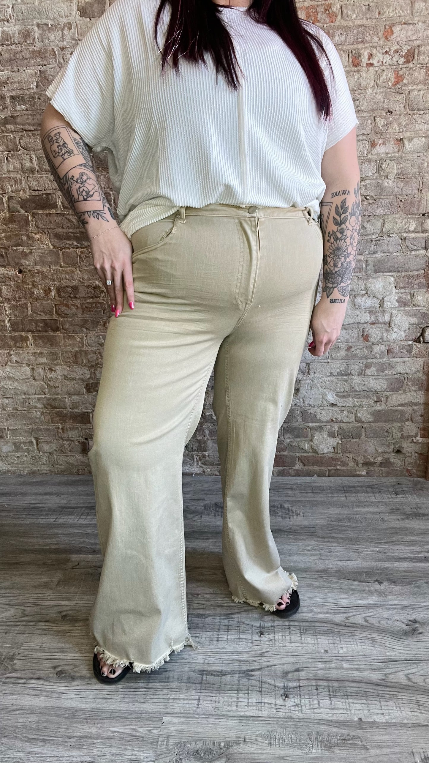 Curvy Risen High Rise Jeans - Khaki