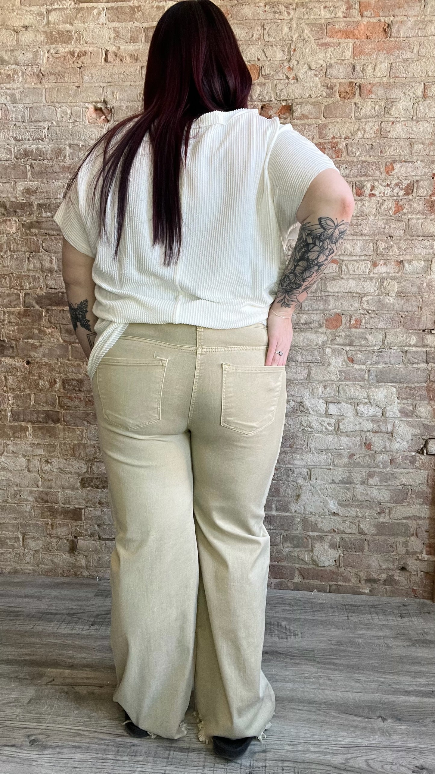 Curvy Risen High Rise Jeans - Khaki