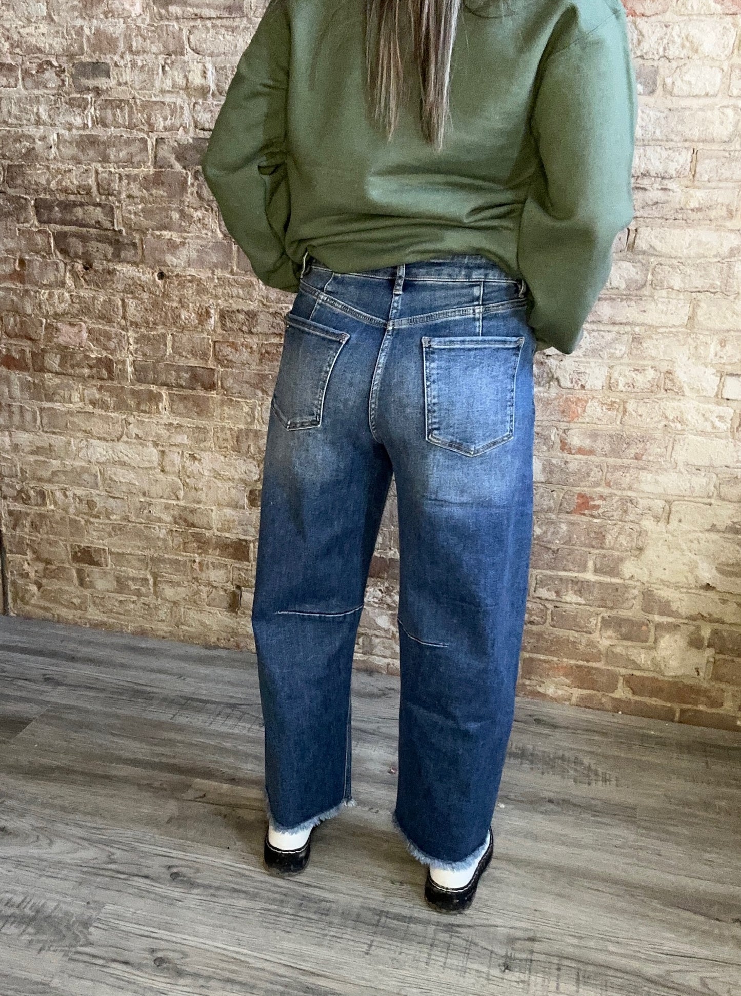 High Rise Distressed Ankle Barrel Jeans