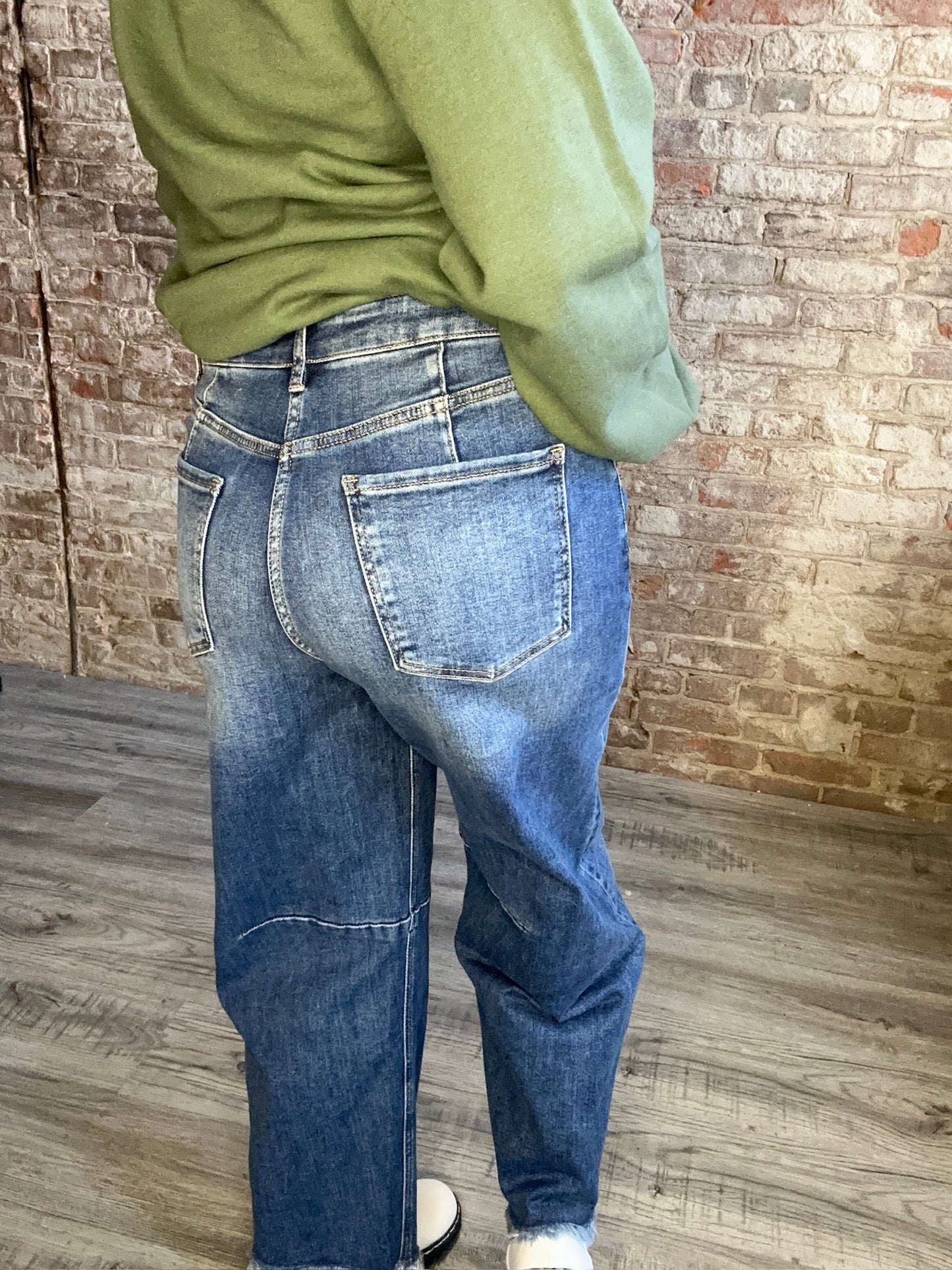 High Rise Distressed Ankle Barrel Jeans