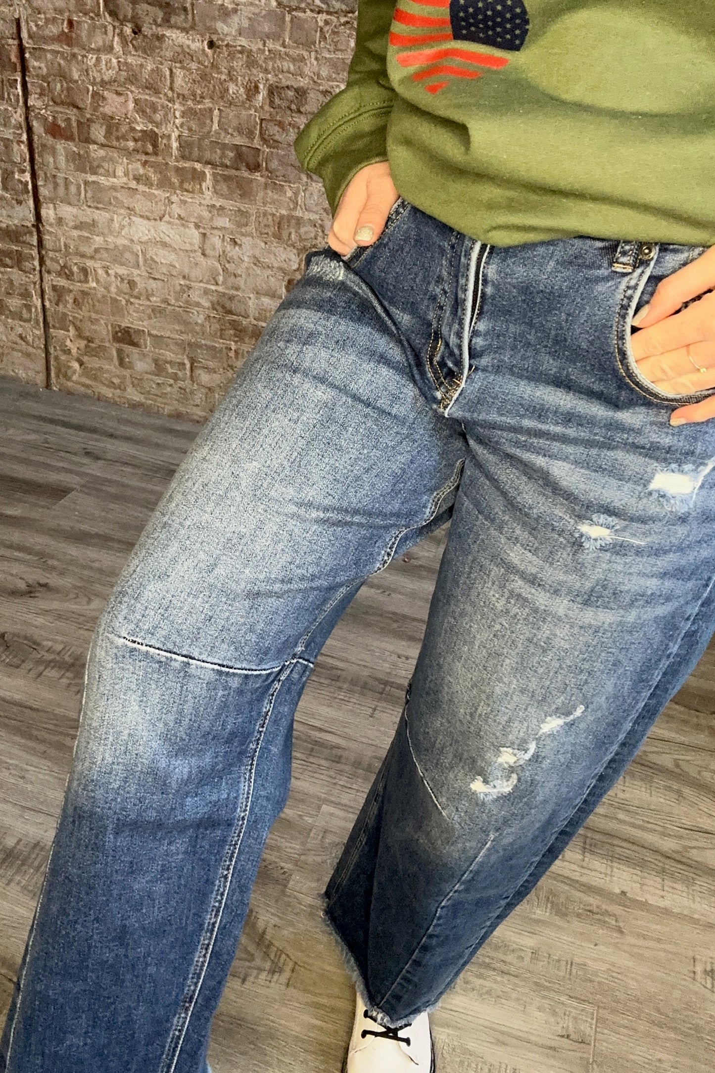 High Rise Distressed Ankle Barrel Jeans