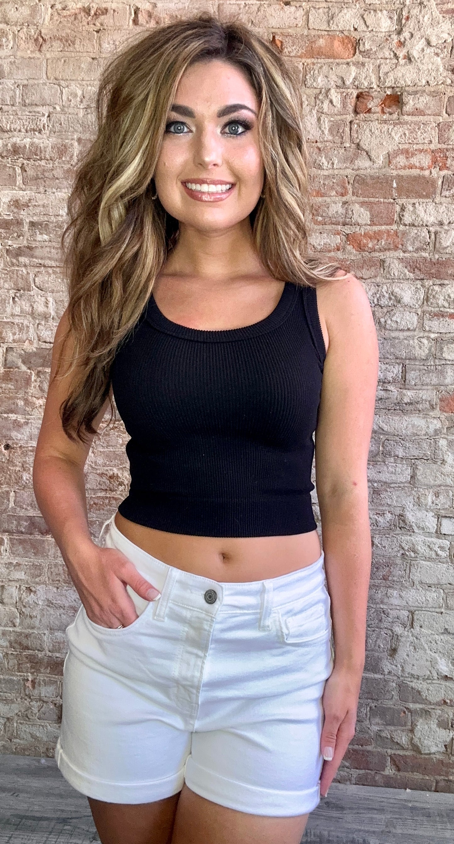 Ribbed Cropped Scoop Neck Tank ~ Black