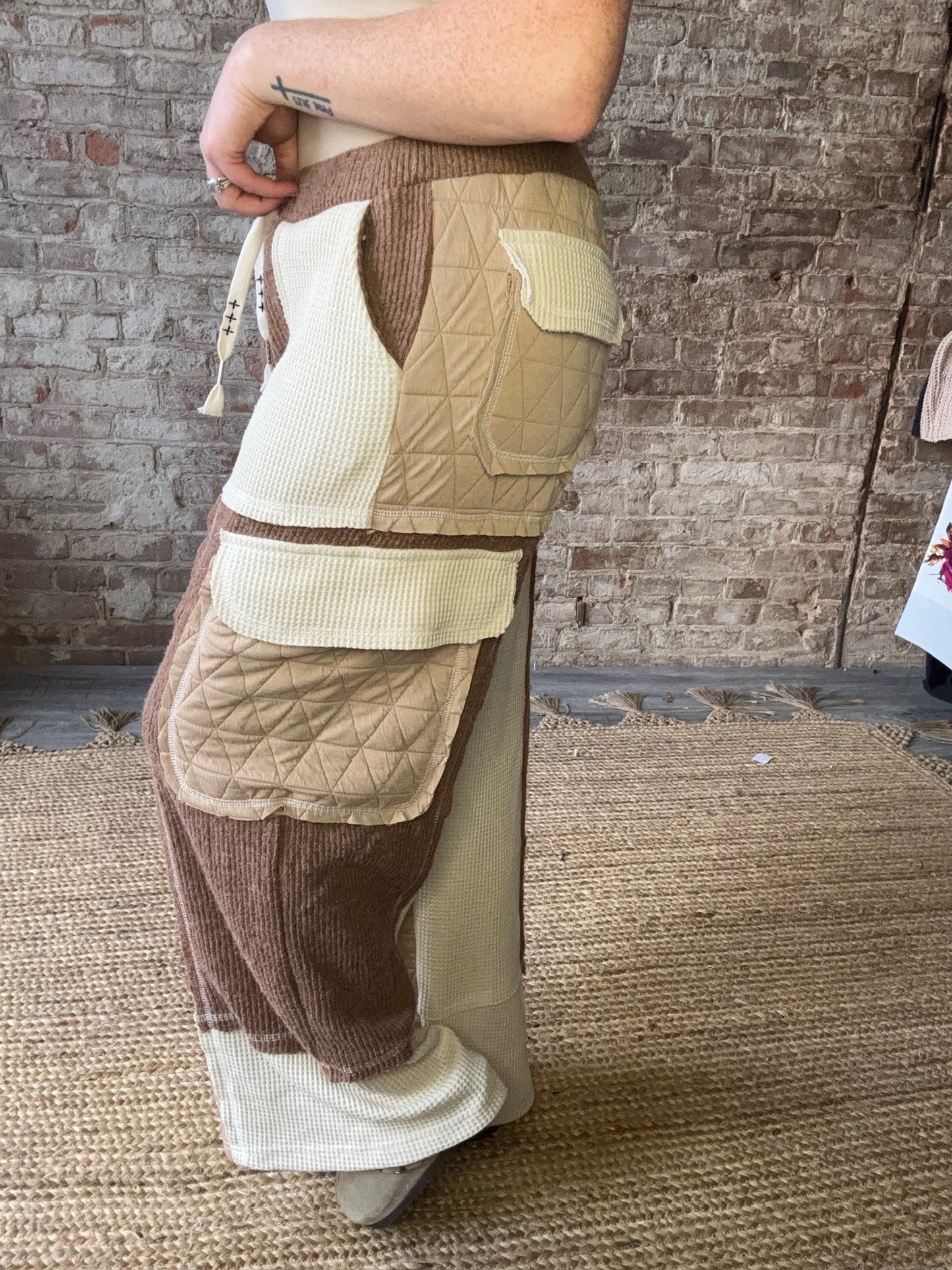 Relaxed Fit Pants with Quilted Contrast