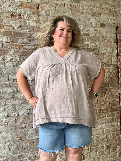 Curvy Gauze Raw Edge Short Sleeve V-neck Shirt ~  MOCHA