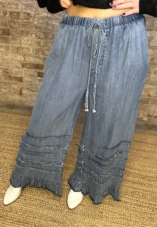 Frayed Denim Pants with Ruffled Hem