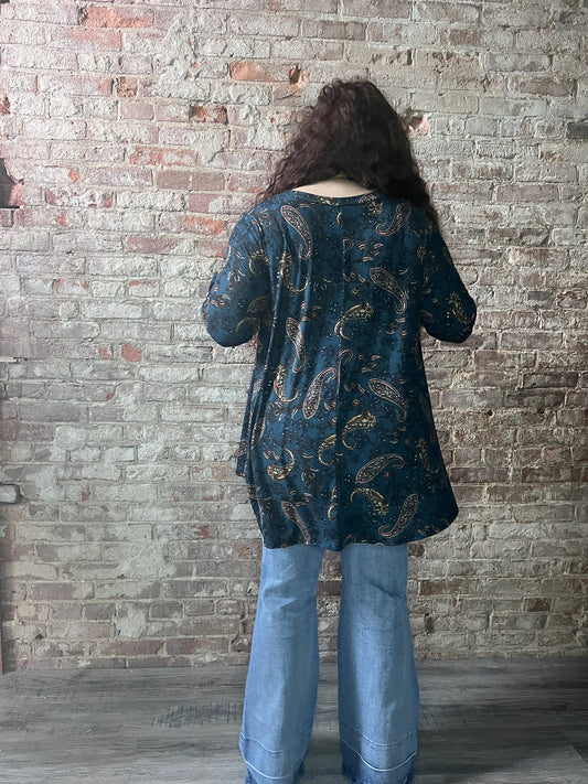 Curvy Flowy Paisley Knit Shirt