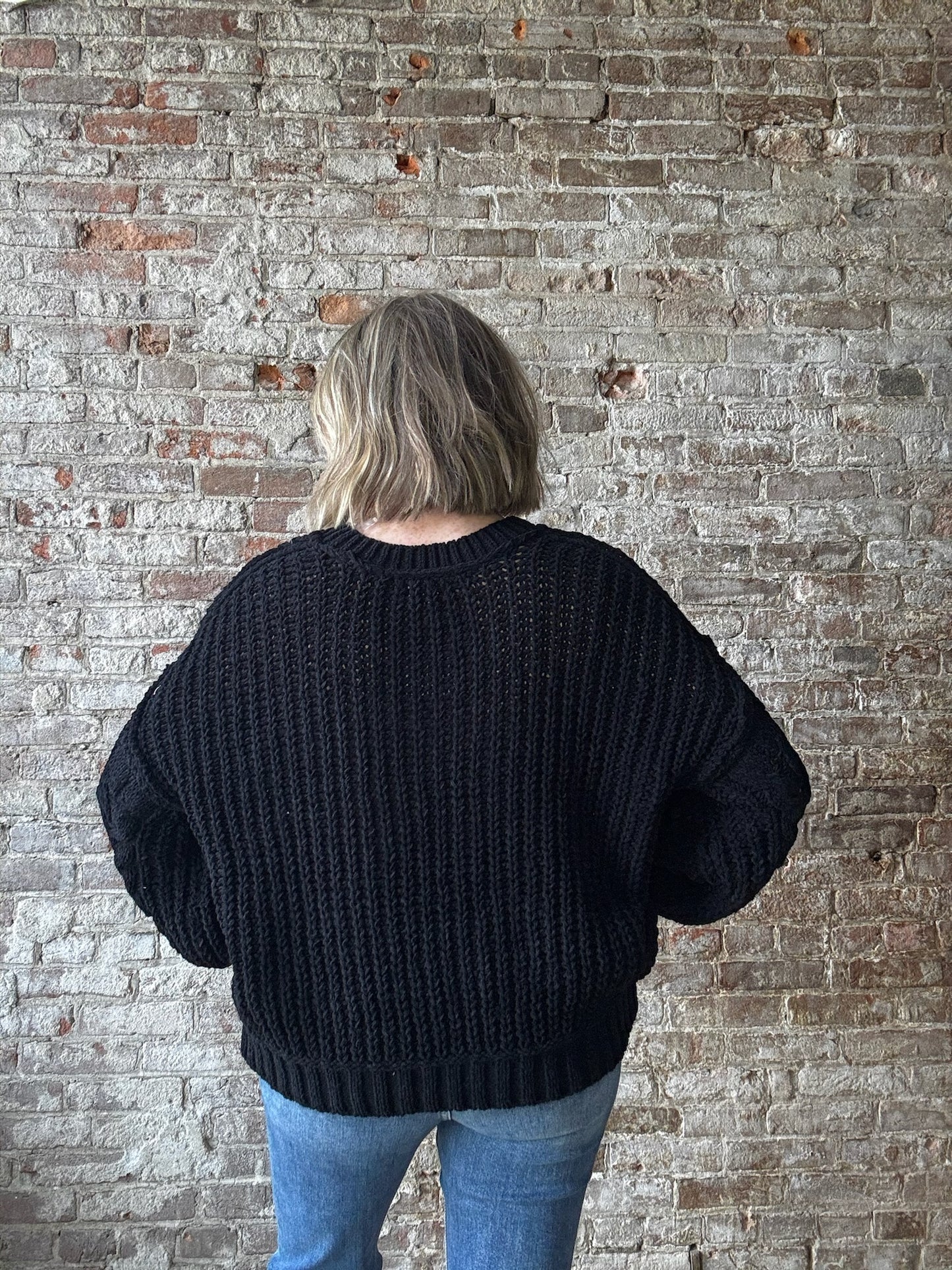 V-Neck Balloon Sleeved Sweater ~ Black